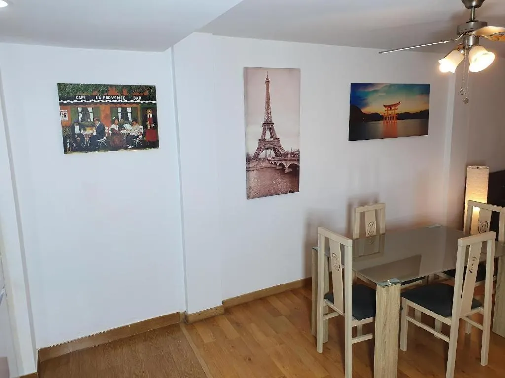 Apartment 3F, Aire Acondic, 80M2, 2 Dormitorios, 4 Huespedes, Wifi Gratis La Linea de la Concepcion